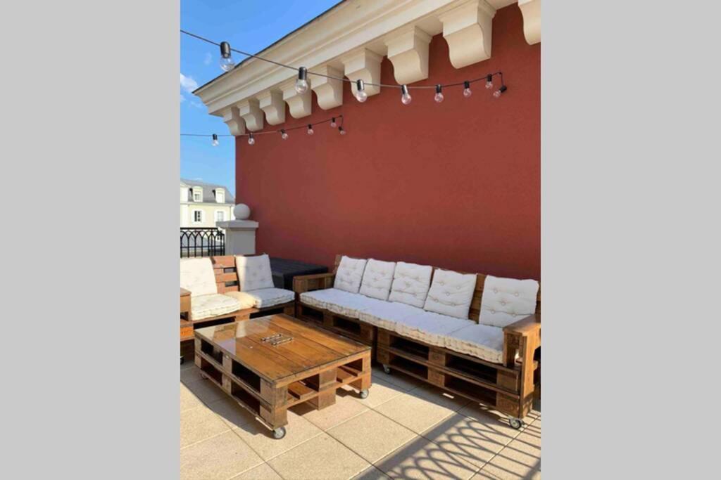 Appartement Terrasse Au Centre De Serris セリ エクステリア 写真