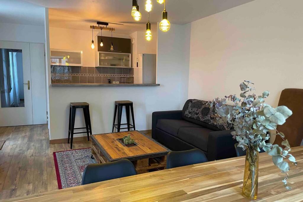 Appartement Terrasse Au Centre De Serris セリ エクステリア 写真