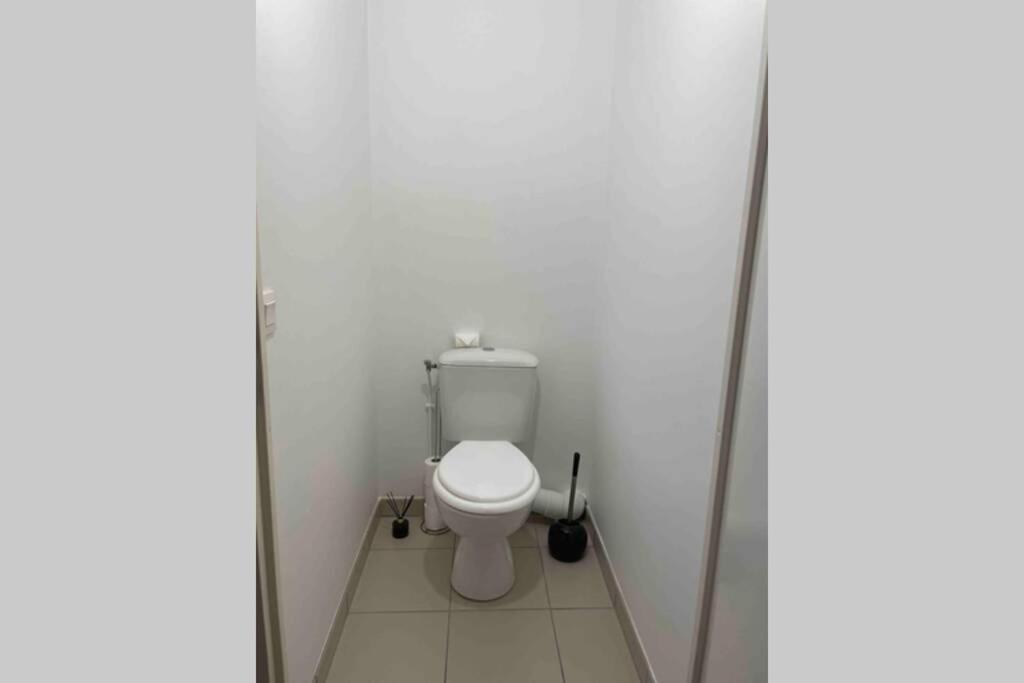 Appartement Terrasse Au Centre De Serris セリ エクステリア 写真